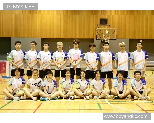 深圳羽毛球队与上海羽毛球队赛后状态分析与复盘探讨