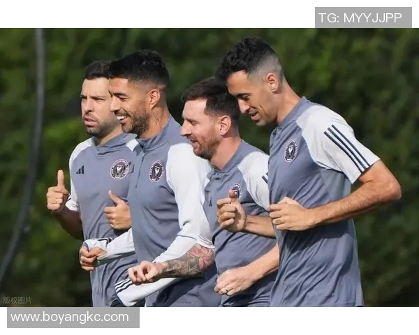 国外足球明星受伤瞬间视频回顾引发球迷热议与关注