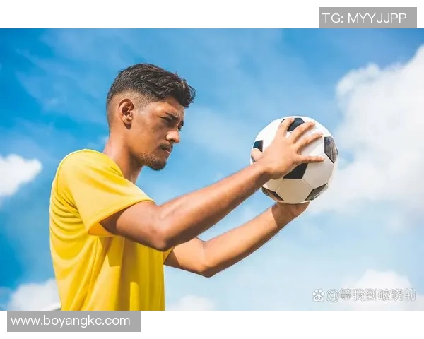 帅气足球明星穿西装的时尚魅力与风采展示图片合集