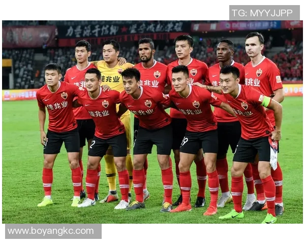 深圳足球队的崛起之路:揭秘他们背后的力量与激情 深圳足球队的崛起之路:揭秘他们背后的力量与激情